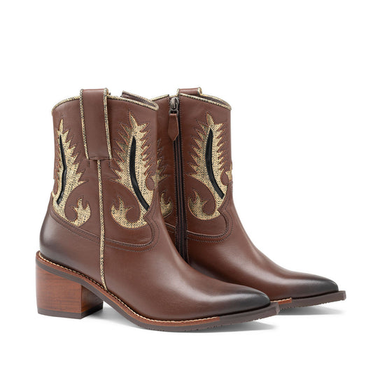 ⁠Agatha marrón y dorado